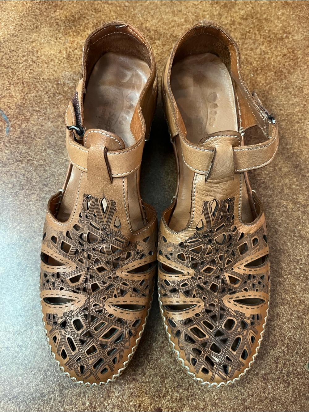 Spring Step Women’s Tan Leather Cutout Clised Toe Wedge Sz 42